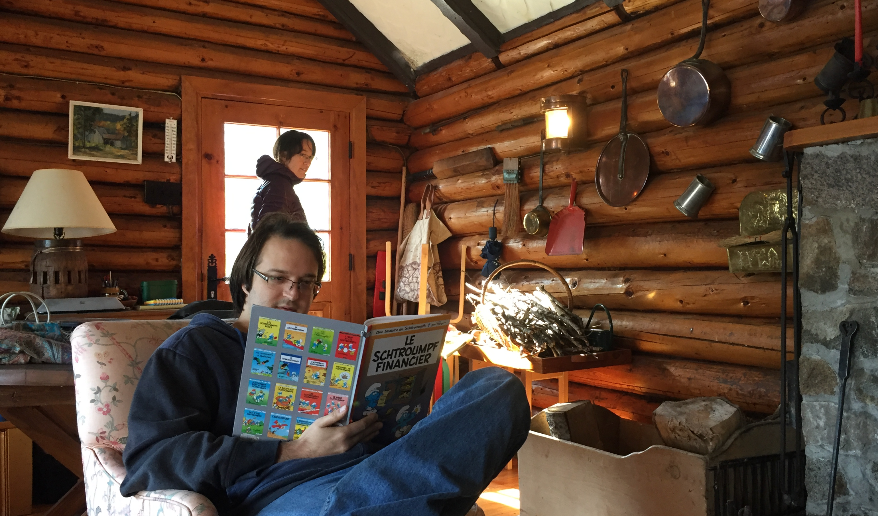 Photo de Joachim avec son Schtroumpf.