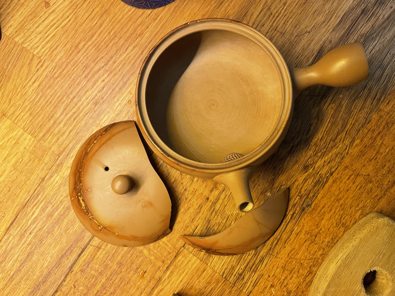 Réparation kintsugi: je cherche un.e magicien.ne de la céramique