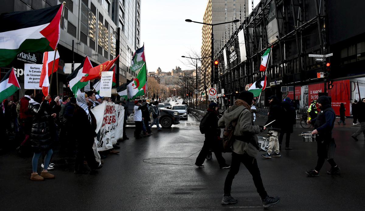 Photos from the march in solidarity with the Iranian people on February 28